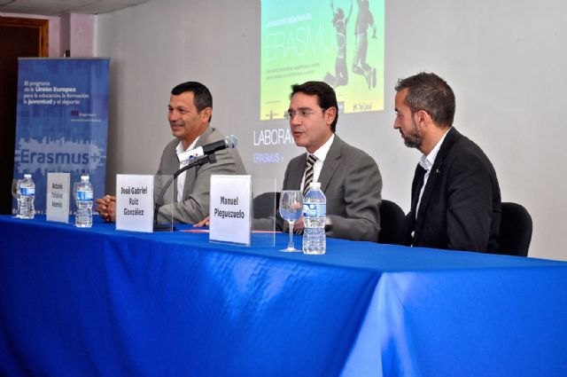 José Gabriel Ruiz anima a un centenar de responsables municipales de Juventud a divulgar las ayudas de empleo - 1, Foto 1