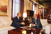 El jefe del Ejecutivo murciano recibe al presidente del Consejo Escolar de la Región de Murcia