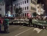 Medio millar de murcianos claman “corruptos dimisión” convocados por Ganemos la Región