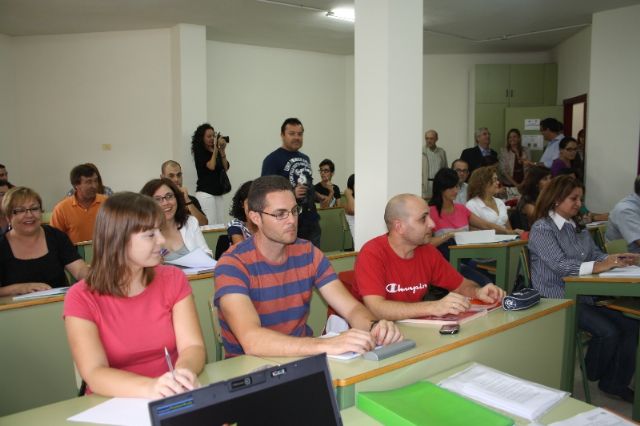 137 personas cursan en la localidad estudios oficiales de inglés en el municipio - 2, Foto 2