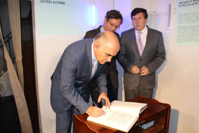 Garre destaca que Blanca es una referencia nacional en el mundo del arte por la singularidad de sus espacios expositivos - 1, Foto 1