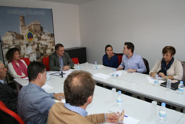 Partidos políticos y agentes sociales diseñan estrategias para el fomento del empleo en Cehegín - 1, Foto 1