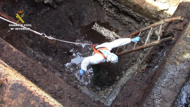 La Guardia Civil desmantela una trama dedicada al almacenamiento y el vertido ilegal de residuos peligrosos - 1, Foto 1