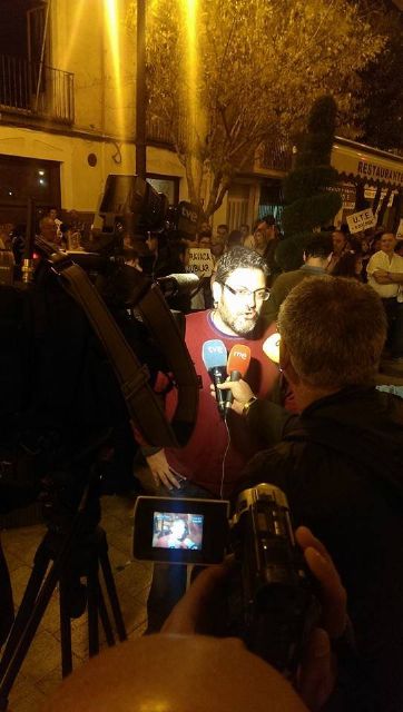 La única salida honrosa: dimitir - 5, Foto 5