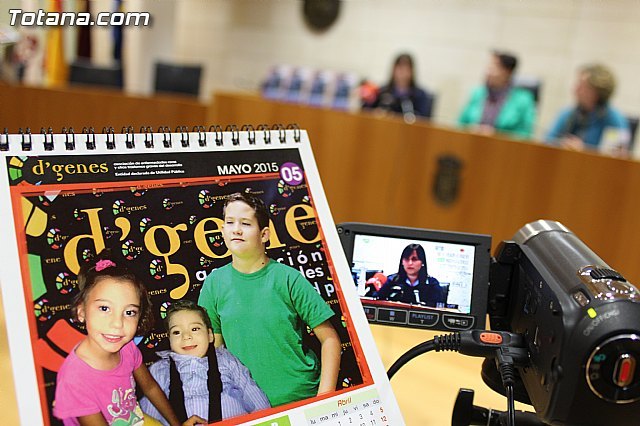 Se presenta el nuevo calendario del 2015 que D´Genes edita cada año, una iniciativa solidaria para recaudar fondos, Foto 1