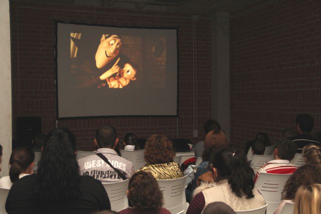 Gran éxito de participación en el primer Ciclo de Cine - 1, Foto 1