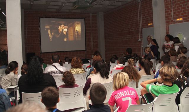 Gran éxito de participación en el primer Ciclo de Cine - 2, Foto 2