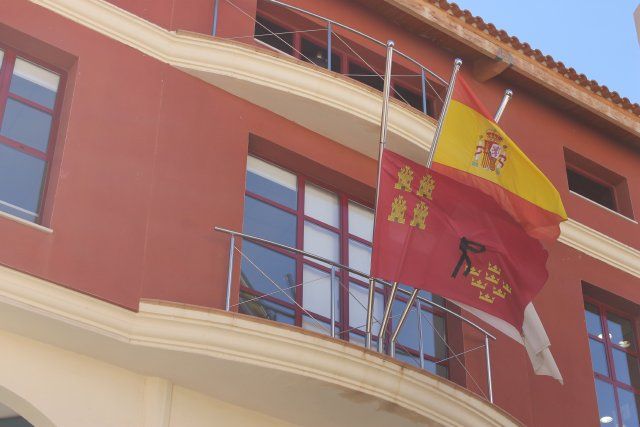 Banderas a media asta en los edificios municipales en señal de duelo por las vctimas de Bullas, Foto 2