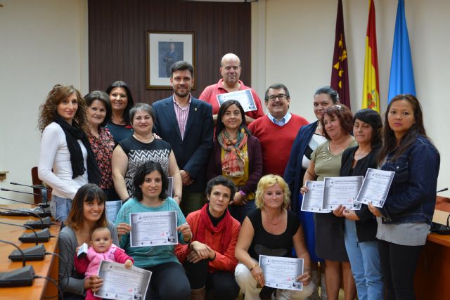 Se clausura un nuevo curso de habilidades sociales surgido del convenio entre el Ayuntamiento y Proyecto Abraham, Foto 1