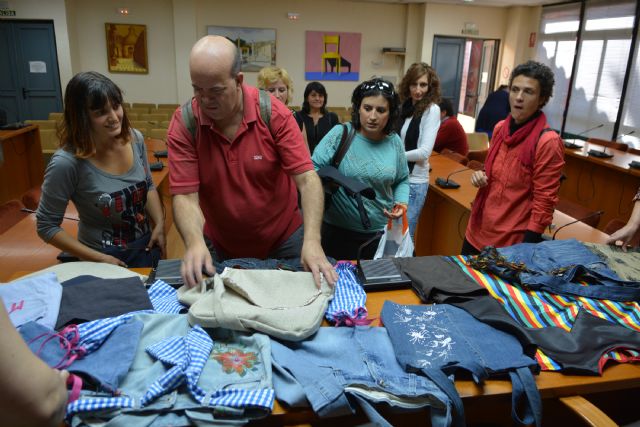 Se clausura un nuevo curso de habilidades sociales surgido del convenio entre el Ayuntamiento y Proyecto Abraham, Foto 2