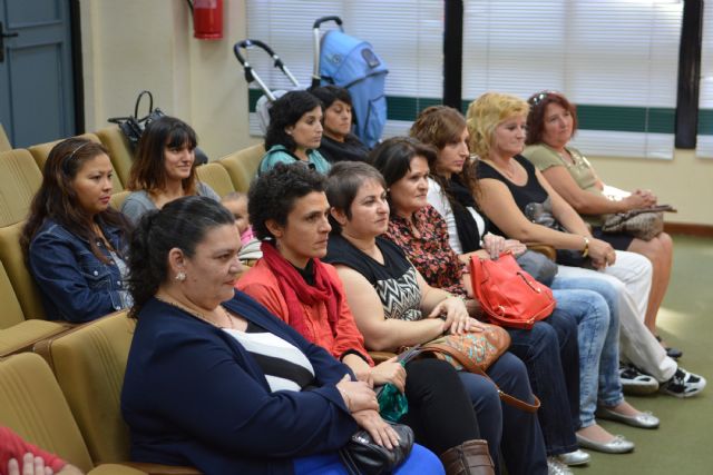 Se clausura un nuevo curso de habilidades sociales surgido del convenio entre el Ayuntamiento y Proyecto Abraham, Foto 4