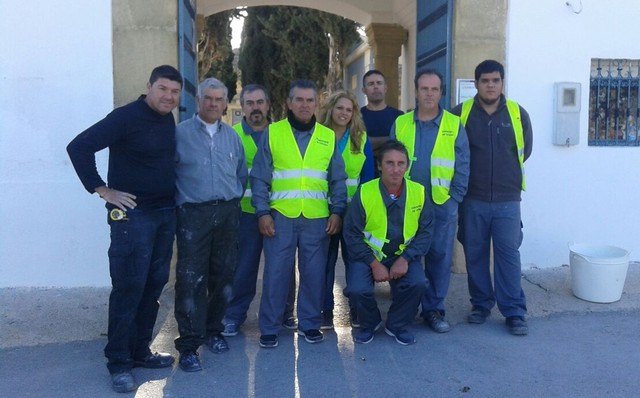 El enterrador de Totana y su equipo colaboraron en Bullas en dar sepultura a los fallecidos en el accidente de Cieza, Foto 1