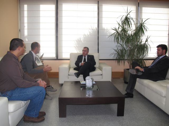 El consejero de Fomento recibe al alcalde de Alhama de Murcia, Foto 1