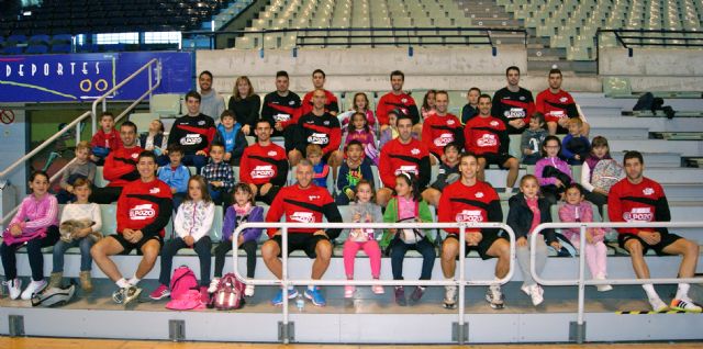 Los escolares del CEIP Ricardo Codorni visitan a ElPozo Murcia FS, Foto 2