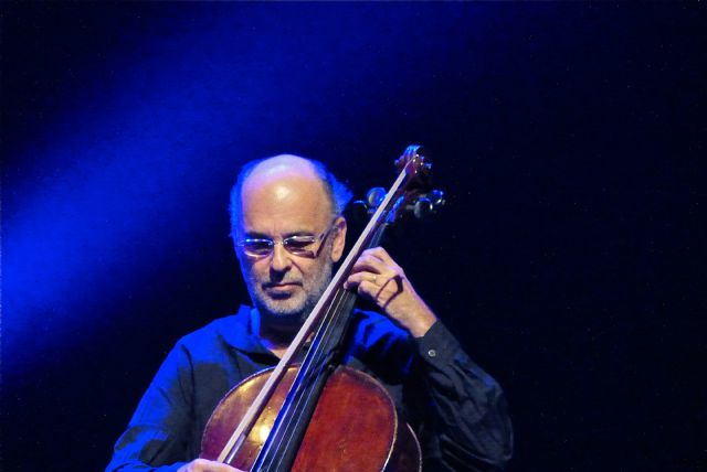 La sofisticación de Jacques Morelenbaum con su Cello Samba Trio y acompañado por su esposa Paula en el Cartagena Jazz Festival - 1, Foto 1