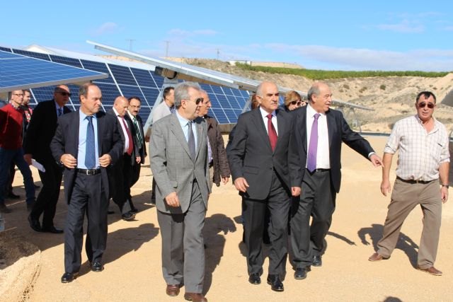 Garre destaca la apuesta de los regantes por el sector de la energía fotovoltaica para hacer más rentables y eficientes sus instalaciones - 1, Foto 1