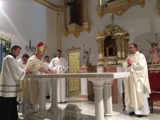 Mons. Lorca Planes consagra la iglesia del monasterio de las Clarisas de Santomera - 1, Foto 1