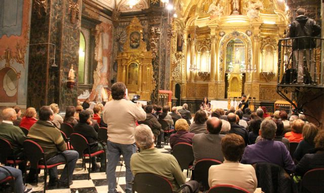 Numerosas personas asisten al concierto de música medieval celebrado dentro del Año Teresiano - 2, Foto 2