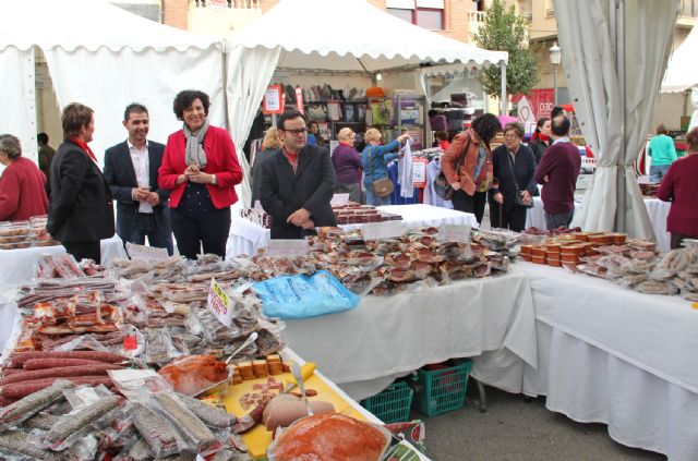 El I Mercadillo Tradicional de Puerto Lumbreras congrega a más de 30 comercios y artesanos locales durante todo el fin de semana - 2, Foto 2