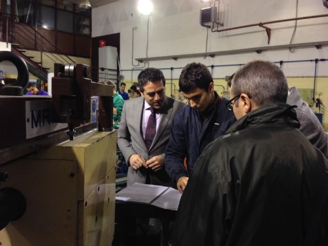 Educación implanta una doble titulación de FP de Informática en el IES Los Albares de Cieza - 1, Foto 1