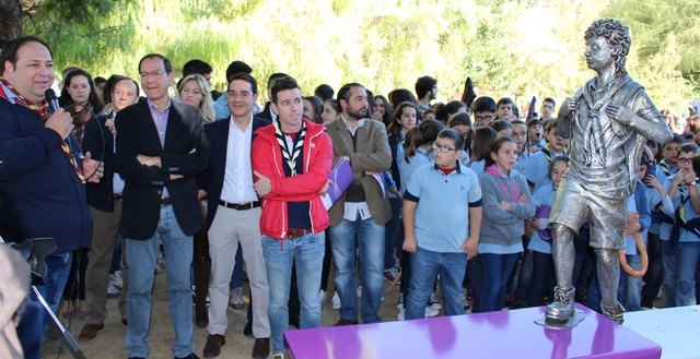 El Alcalde celebra el primer centenario del Movimiento Scout con la inauguración de una escultura en La Seda - 1, Foto 1