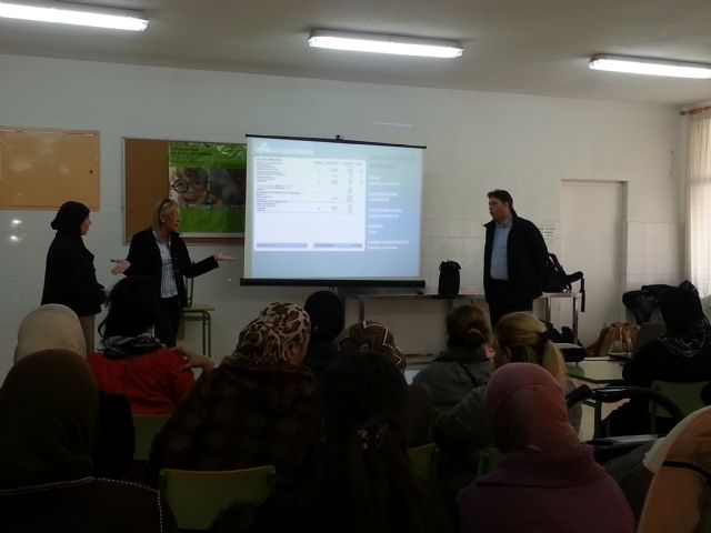 El programa Hogares Verdes se acerca a Los Rosales para abordar el consumo responsable del agua - 1, Foto 1