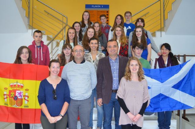 Recepción en el Ayuntamiento a un grupo de jóvenes estudiantes escoceses - 1, Foto 1