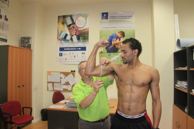 Los jugadores del UCAM Murcia CB pasan las pruebas isocinéticas y los test de pliegues - 4, Foto 4