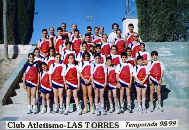 El CA Las Torres recibe el escudo de oro y brillantes de la Federación de Atletismo de la Región de Murcia por su trayectoria - 1, Foto 1
