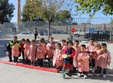 La Concejala de Trfico inicia a los ms pequeños de los centros de enseñanza del municipio en la seguridad vial a travs de un parque mvil