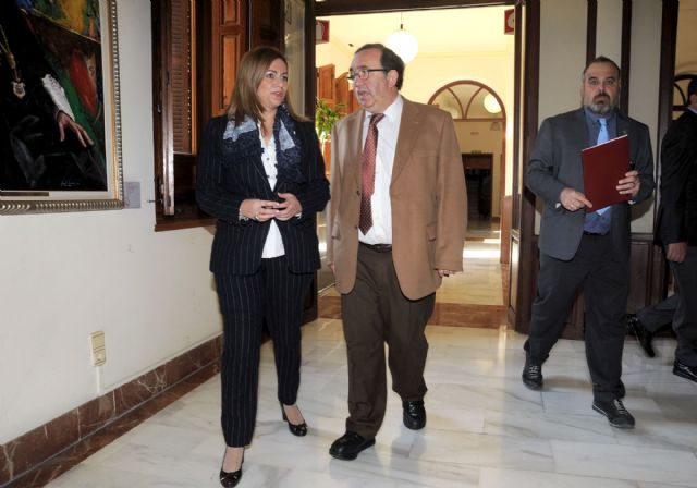 La consejera de Medio Ambiente de Andalucía destaca el valor del conocimiento en la firma de un convenio con la Universidad de Murcia - 2, Foto 2