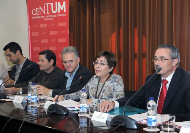 60 alumnos de la Universidad de Murcia reciben los diplomas de las prácticas rurales y sociosanitarias - 2, Foto 2
