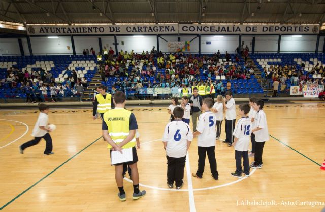 Medio millar de escolares se acercan al fútbol sala con el Plásticos Romero - 1, Foto 1