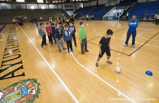 Medio millar de escolares se acercan al fútbol sala con el Plásticos Romero - 2, Foto 2