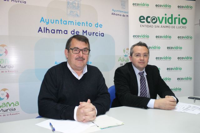 El Ayuntamiento de Alhama de Murcia y Ecovidrio impulsan el reciclado de envases de vidrio en el sector de la hostelera, Foto 1