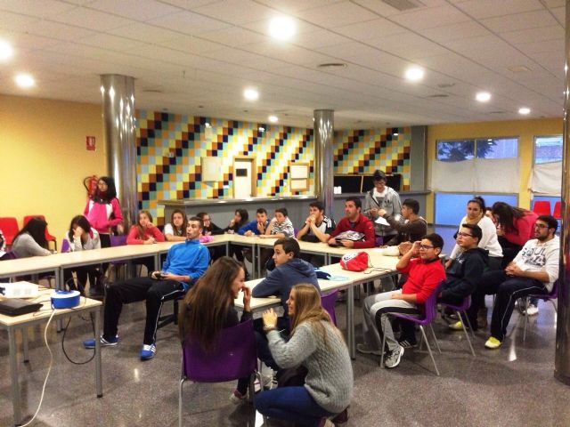 Los estudiantes de Secundaria de Alguazas viven una grata jornada de videojuegos con el Suma y sigue local - 3, Foto 3