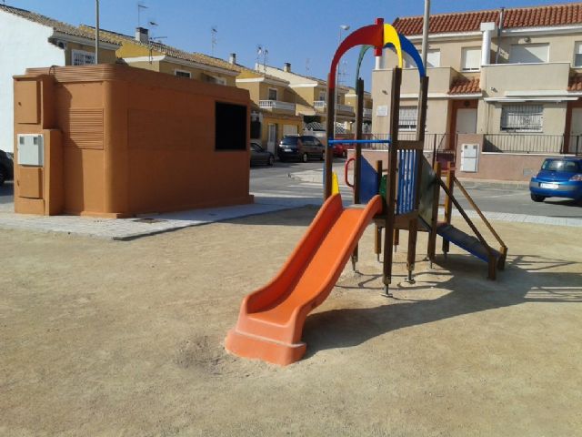 A pleno funcionamiento la operación de acondicionamiento y mejora de los parques y plazas del barrio de El Garbanzal - 3, Foto 3