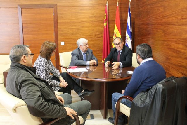 La Consejería de Educación y el Ayuntamiento de Jumilla buscan nueva sede para la extensión de la Escuela Oficial de Idiomas en Jumilla - 1, Foto 1