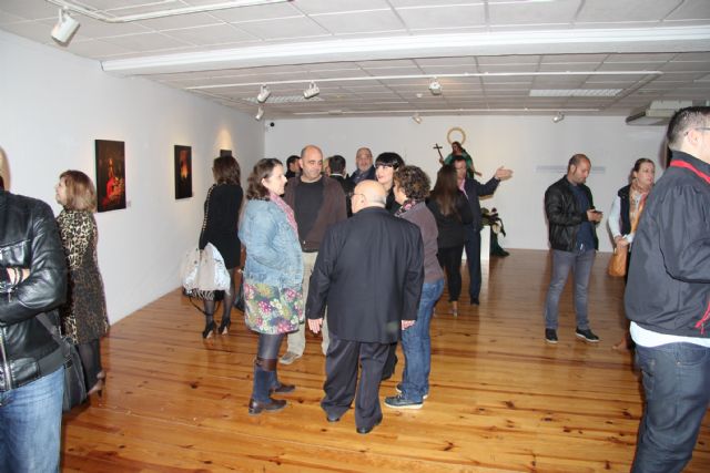 El Centro Cultural de Ceutí acoge una exposición fotográfica centrada en la relación entre Cristo y María Magdalena - 1, Foto 1