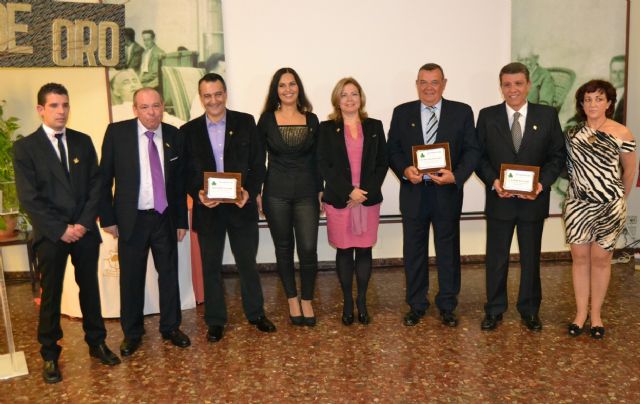 Cruz Roja, Canal 1 Mar Menor Torre Pacheco y Alfonso de la Cruz premiados con la Parra de Oro - 1, Foto 1