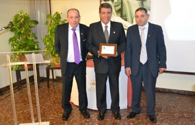 Cruz Roja, Canal 1 Mar Menor Torre Pacheco y Alfonso de la Cruz premiados con la Parra de Oro - 4, Foto 4