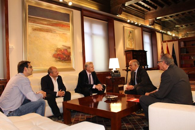 El presidente de la Comunidad, Alberto Garre, recibe al alcalde de Albudeite, Jesús García Martínez - 2, Foto 2