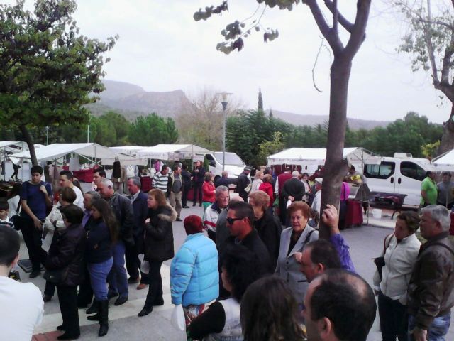 El mercadillo artesano de La Santa clausura el año 2014 y se despide hasta el próximo mes de febrero, Foto 6