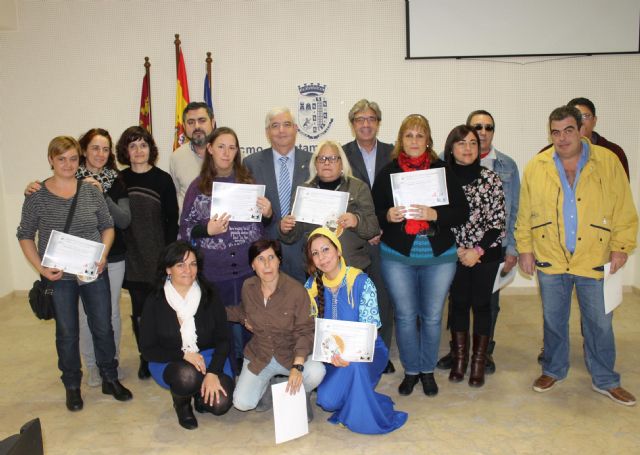 El Director General de Programas de Inclusión Social clausura en Jumilla el taller de habilidades para la inserción laboral realizado por 'Proyecto Abraham' - 2, Foto 2
