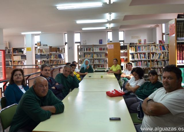 Los alumnos del Taller Mixto de Empleo y Formación Alguazas Agrosotenible son visitados por el INFOmovil - 2, Foto 2