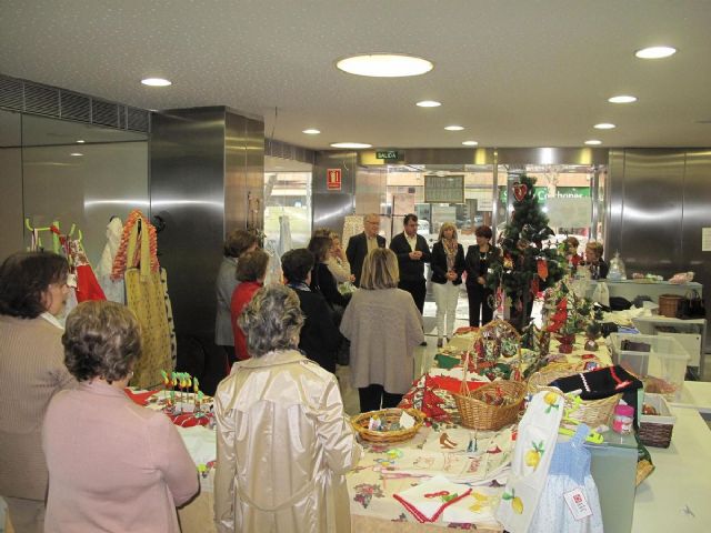 Las Vicencianas venden en su tienda solidaria los trabajos de mujeres en riesgo de exclusión social - 2, Foto 2