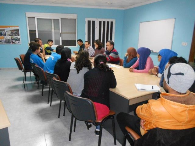 El Ayuntamiento informa a los jóvenes de La Aljorra sobre su oferta cultural y de ocio - 1, Foto 1