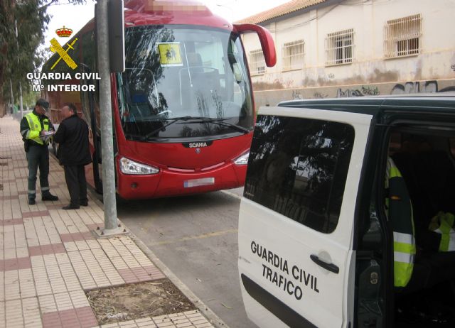 La Guardia Civil denuncia al conductor de un autobús de transporte escolar por duplicar la tasa máxima de alcoholemia - 3, Foto 3