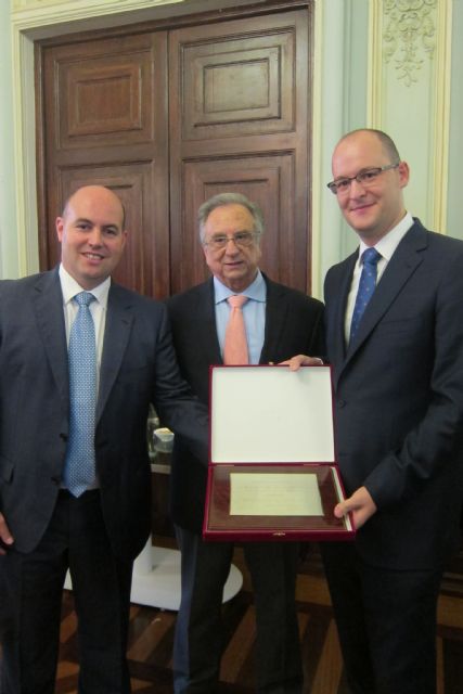 Bodegas Luzn, Premio Carrefour a la Mejor Pyme Agroalimentaria y a la Empresa ms Innovadora de la Regin de Murcia, Foto 2