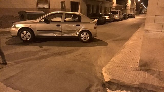La Policía Local de Totana localizó ayer al conductor que provocó un accidente en la noche del sábado al domingo y se dio a la fuga, Foto 1